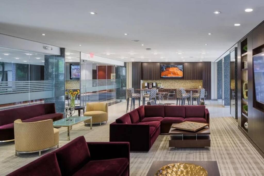 Elegant Apartment W Views At Crystal City Arlington Exterior foto