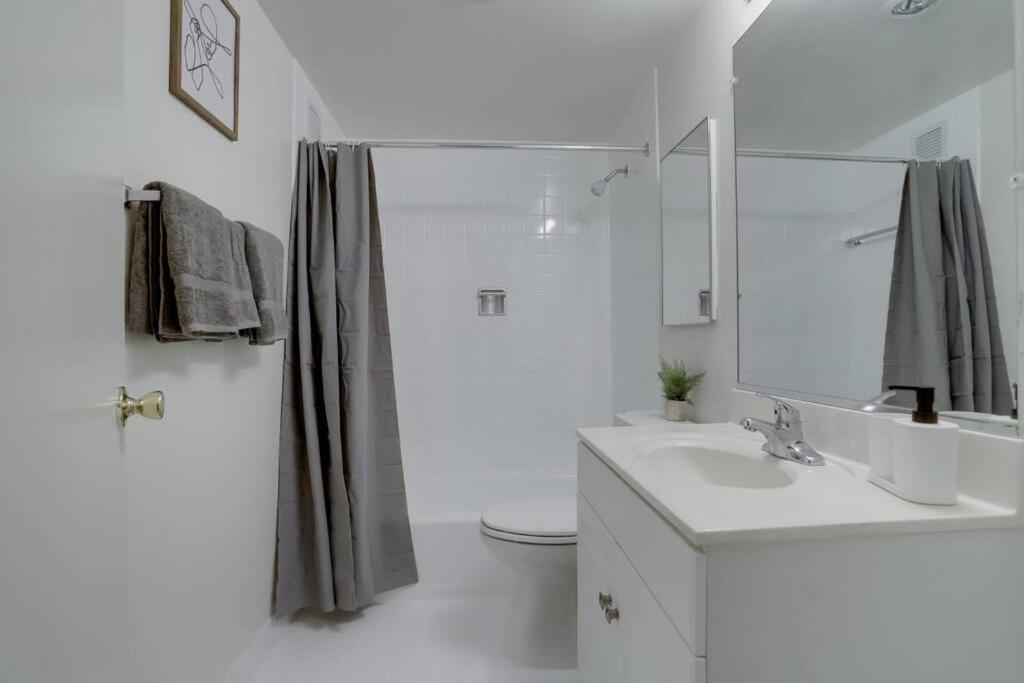 Elegant Apartment W Views At Crystal City Arlington Exterior foto