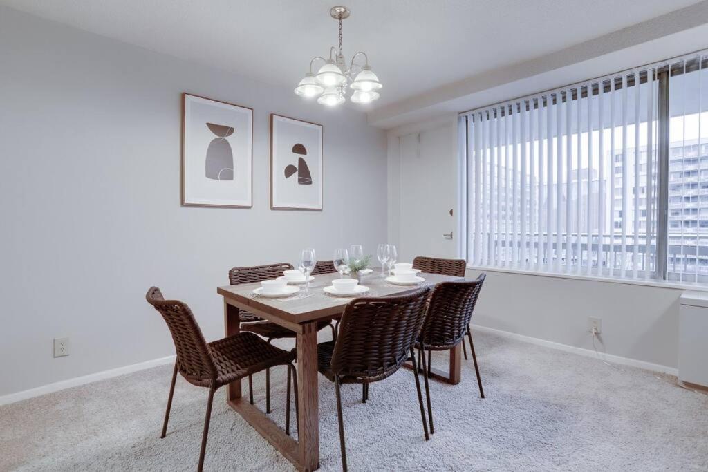 Elegant Apartment W Views At Crystal City Arlington Exterior foto